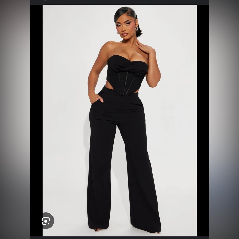 Classy babe Fashion Nova  jumpsuit